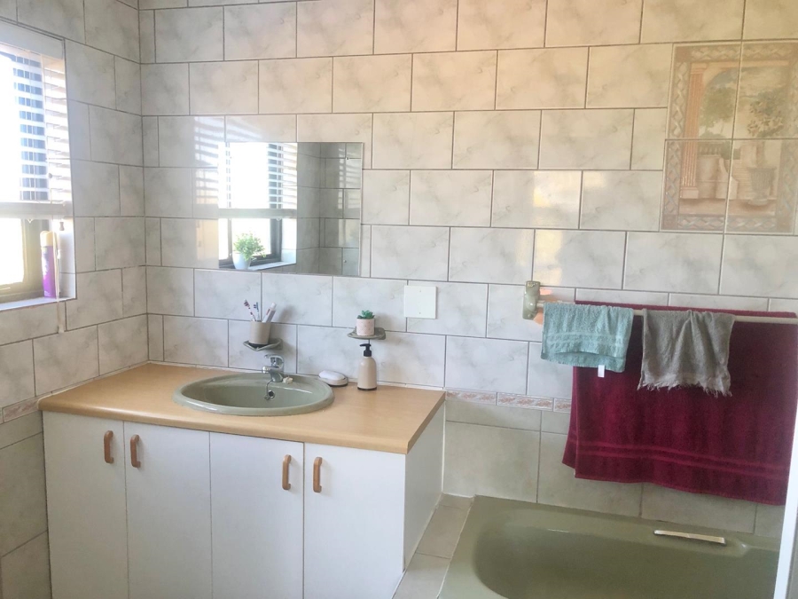 4 Bedroom Property for Sale in Fisherhaven Western Cape